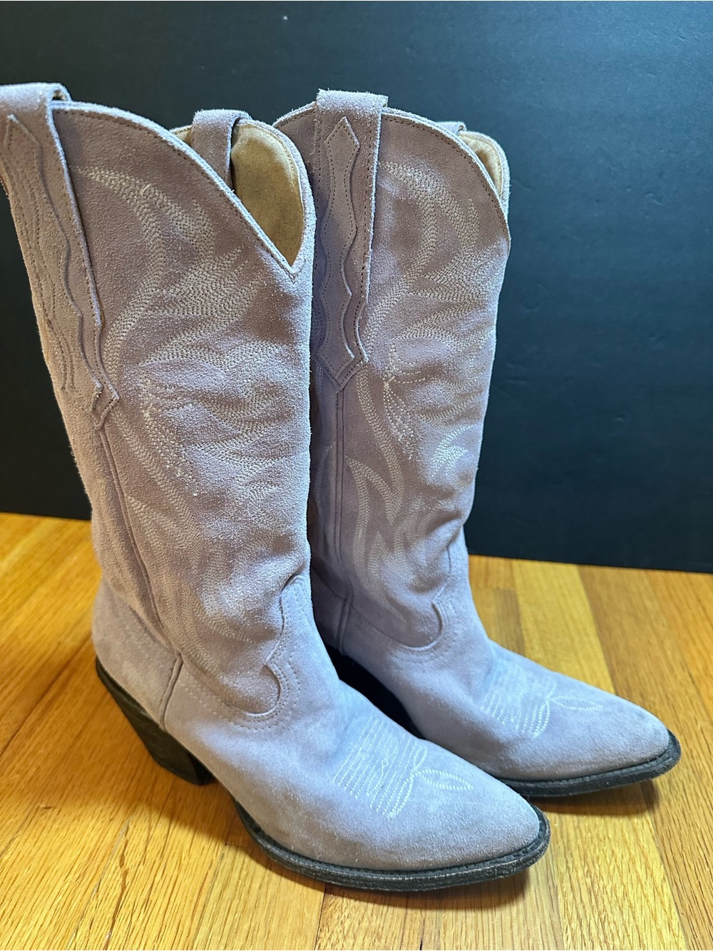 Idyllwind  Suede Western Boots in Light Purple /Lavender women’s size 8B